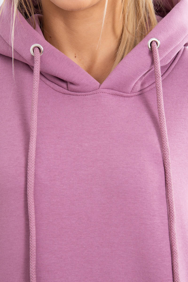 Tricou izolat cu fante pe laturile roz inchis