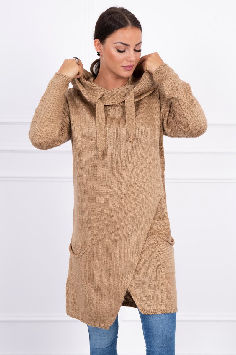 Sweater with camel bottom edge