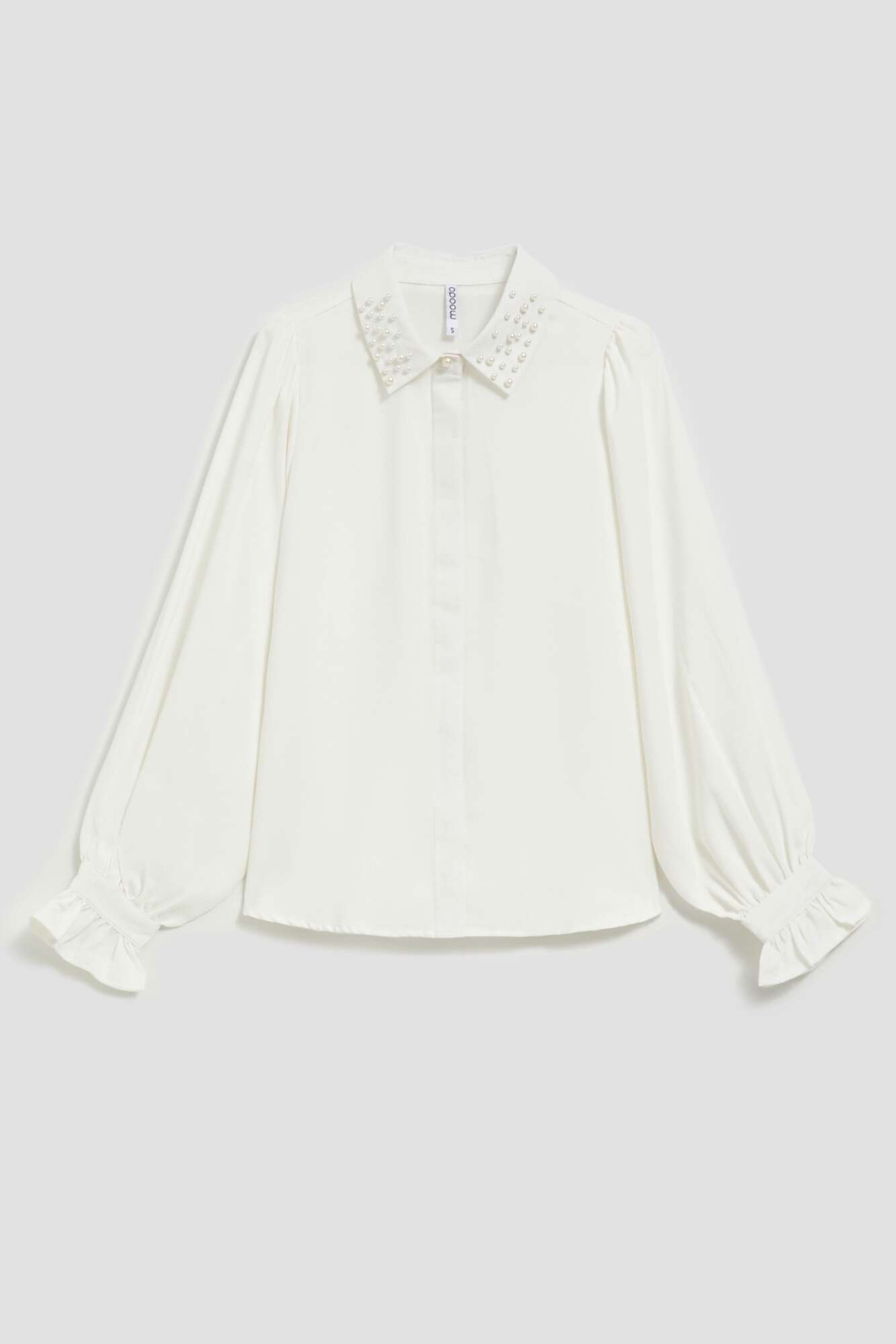 Shirt with decorative collar