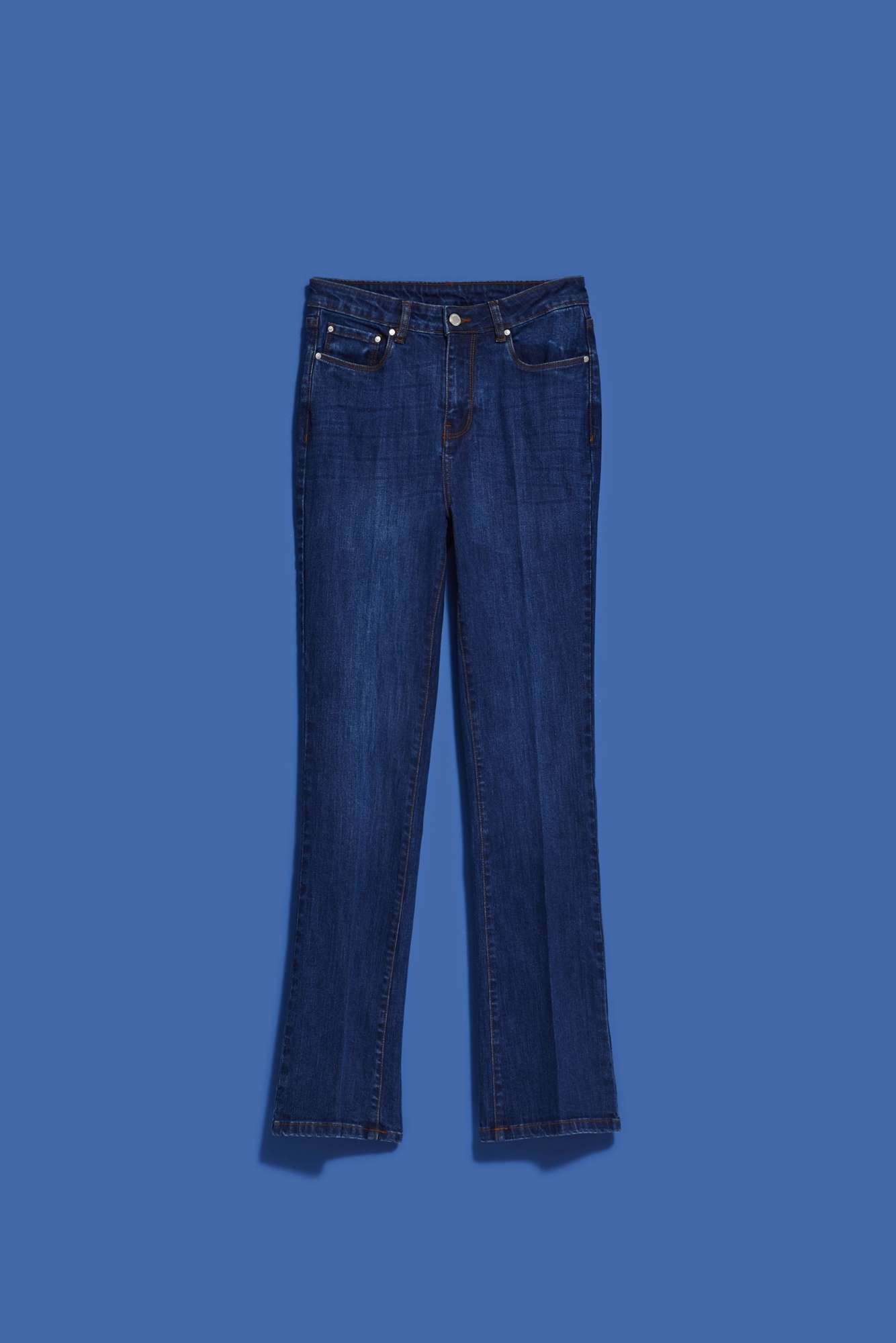 Jeans with flared legs
