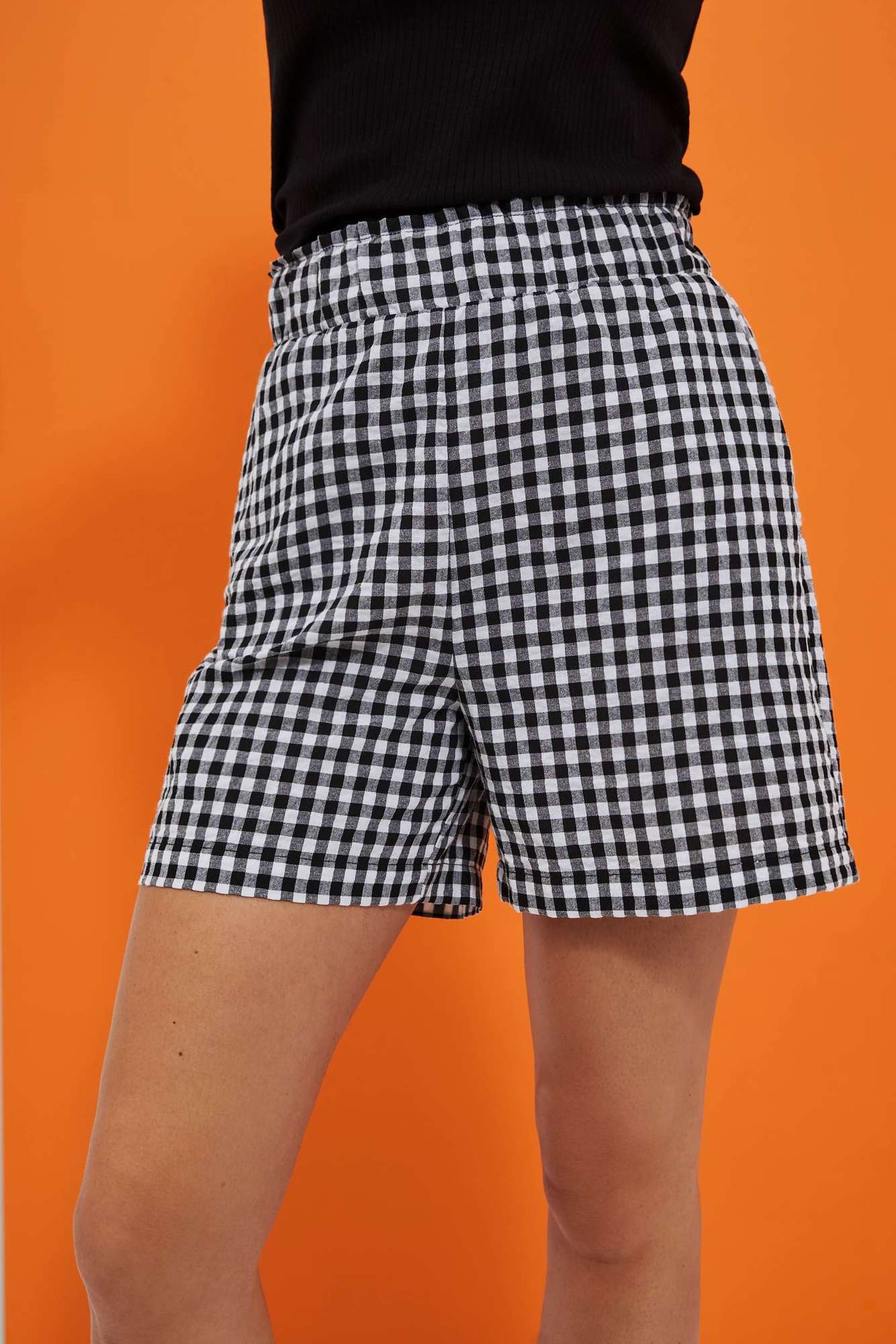 WOMEN&#039;S SHORTS L-SH-4014 BÍLO_ČERNÁ