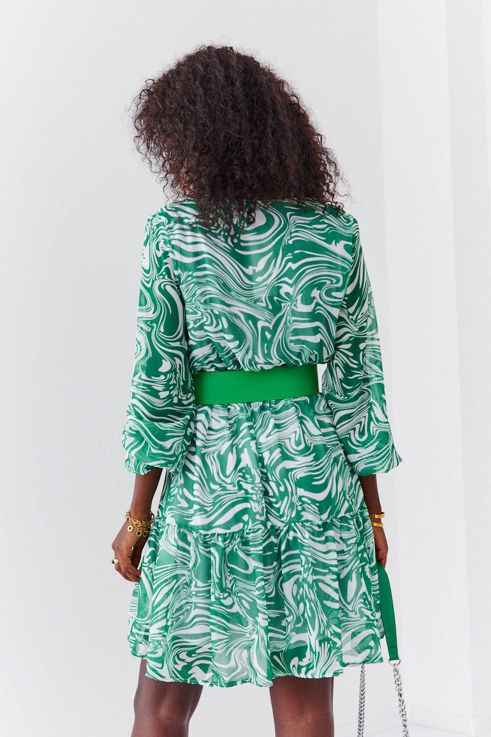 Rochie verde din sifon cu o curea largă