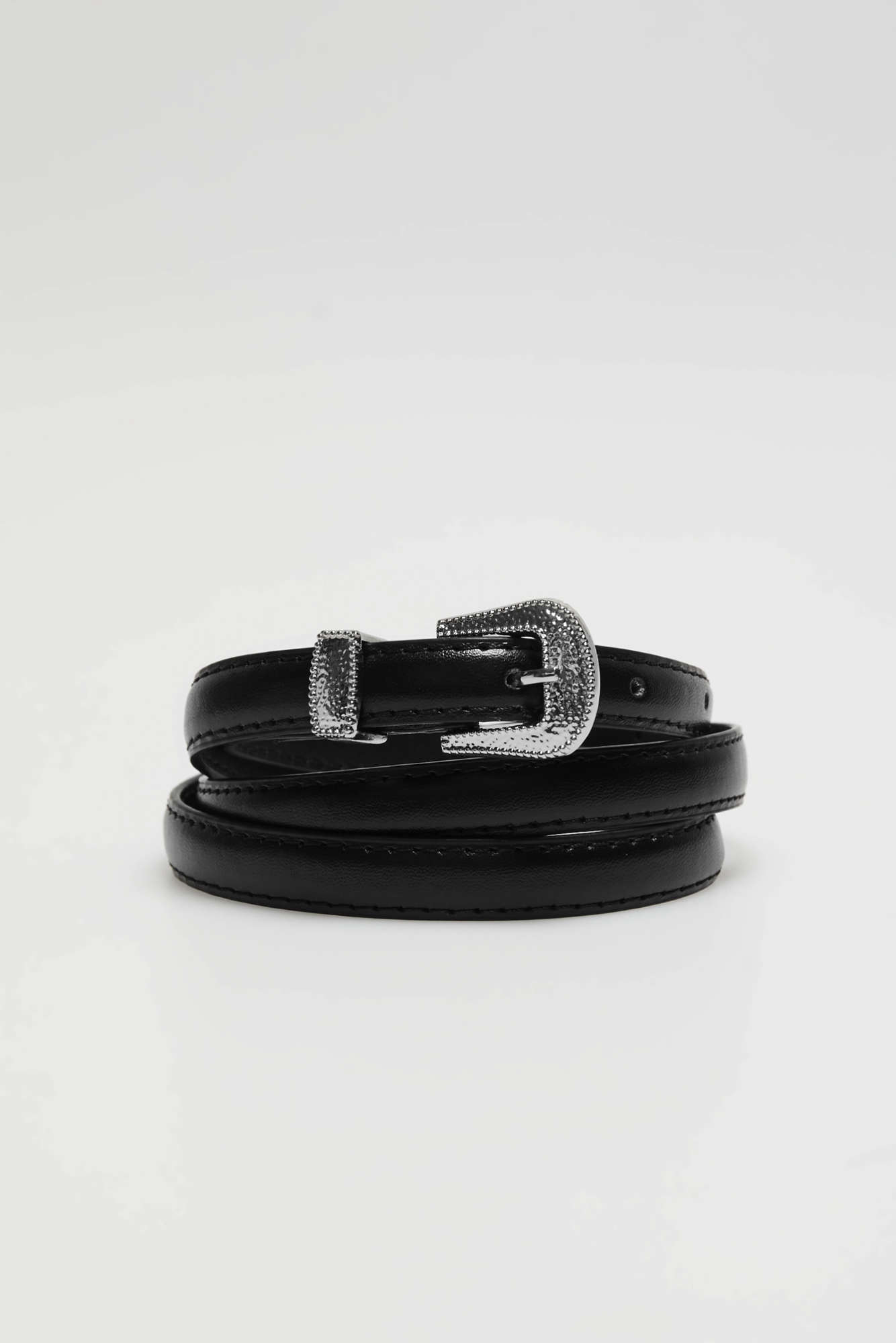 Thin belt with decorative buckle