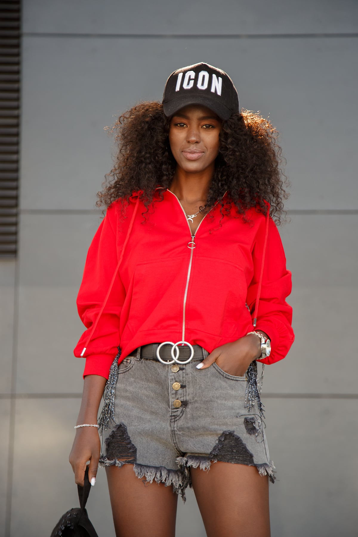 Oversize women's red sweatshirt with fringe