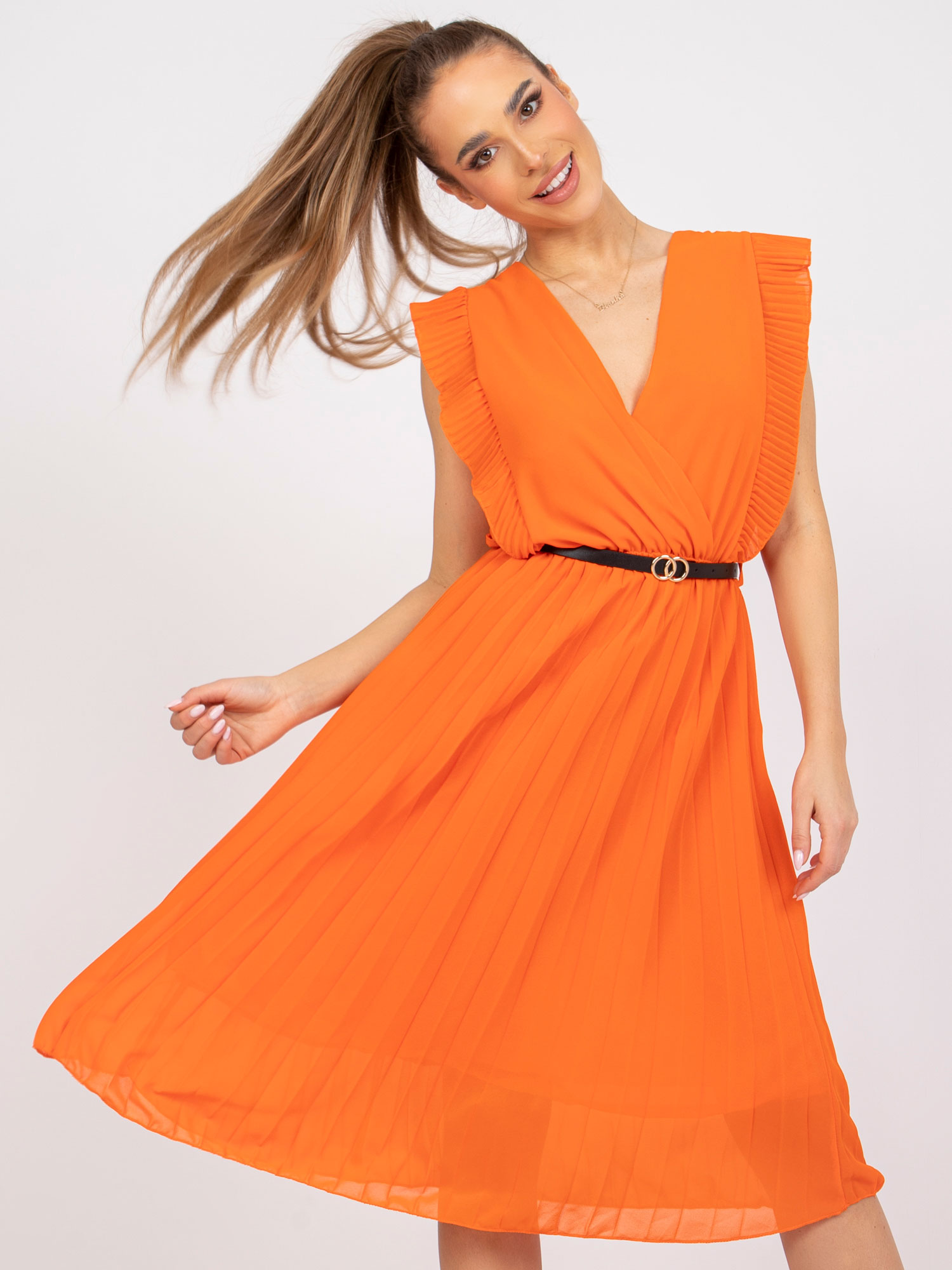 Levně Oranžové midi šaty s psaníčkovým Marine výstřihem