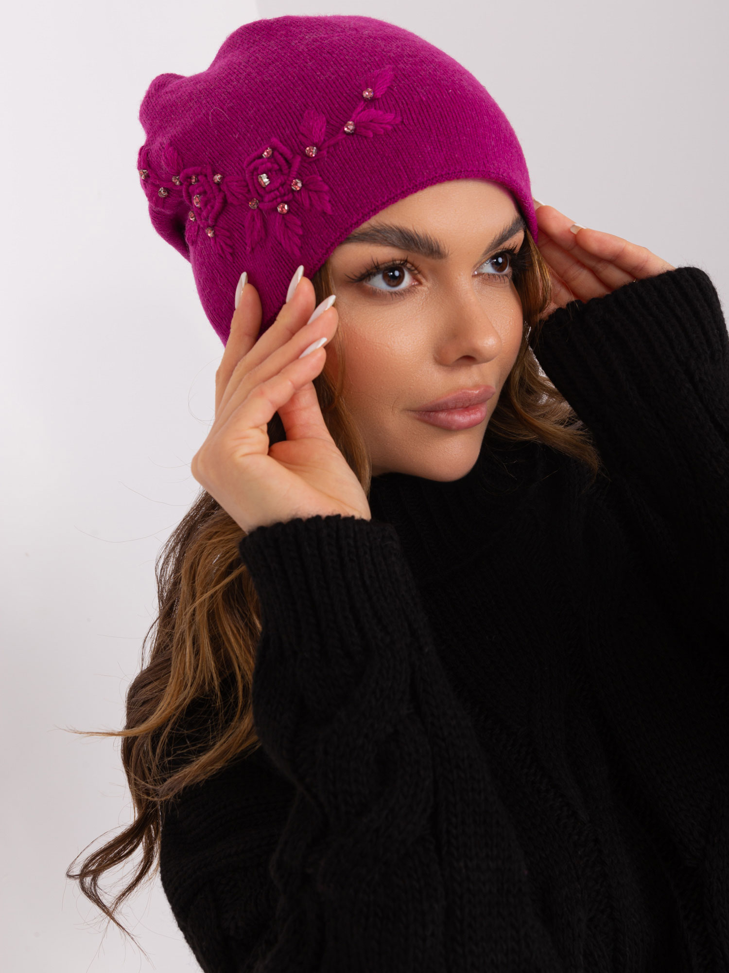 Fuchsia winter hat with embroidery