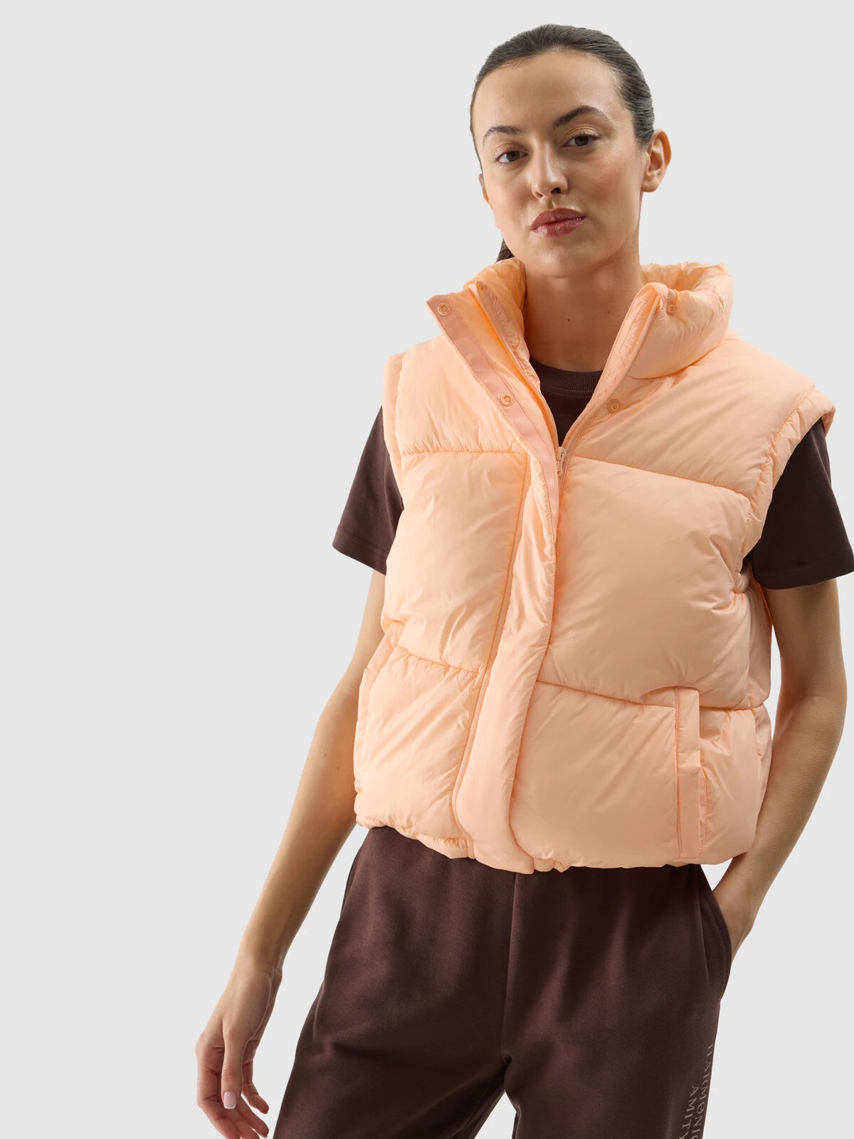 Women's down vest with 4F synthetic down filling - orange