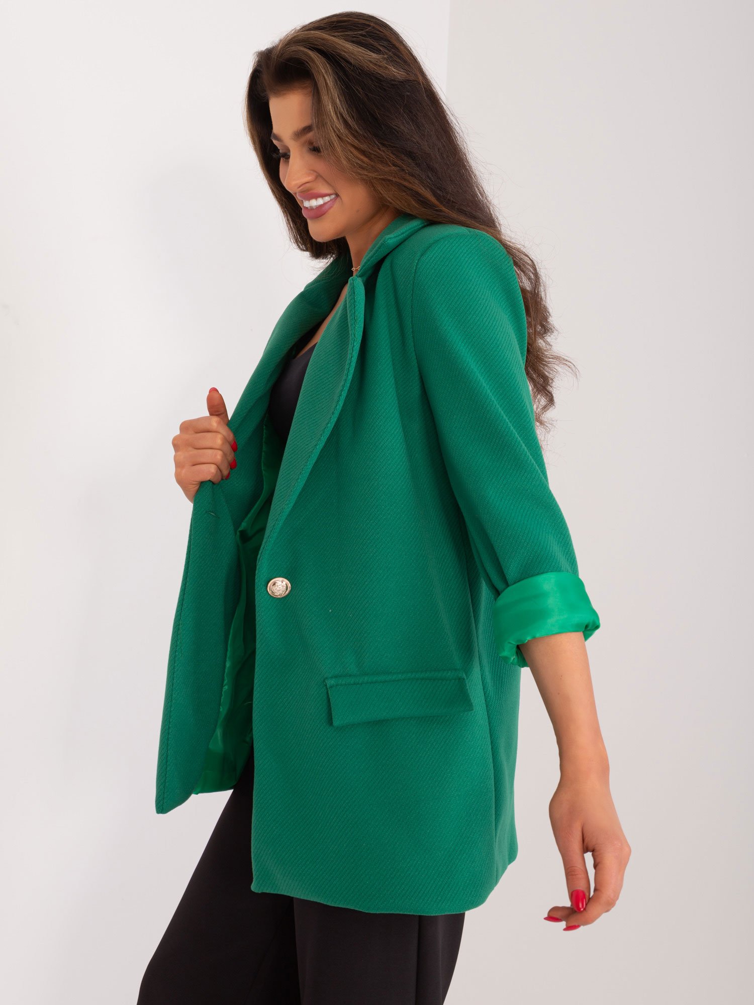 Green long-sleeved blazer