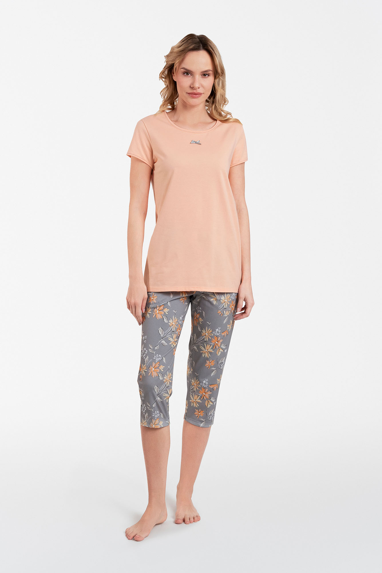 Kasali women's pyjamas, short sleeves, 3/4 leg - salmon pink/print