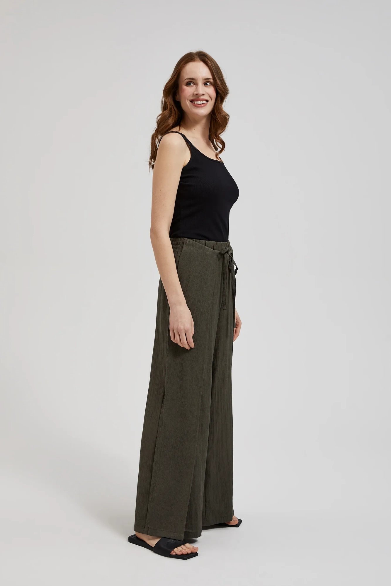Women's wide trousers with elastic waistband MOODO - olive