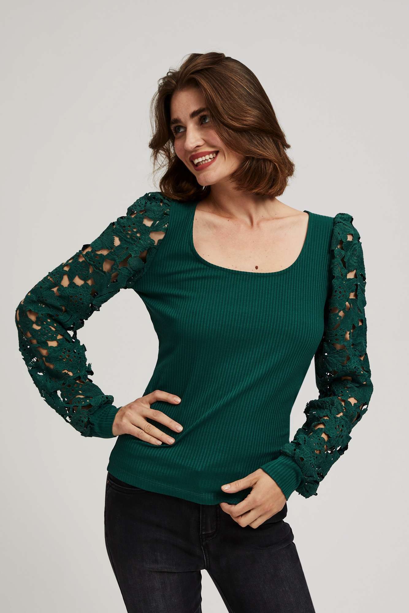 Blouse with lace sleeves