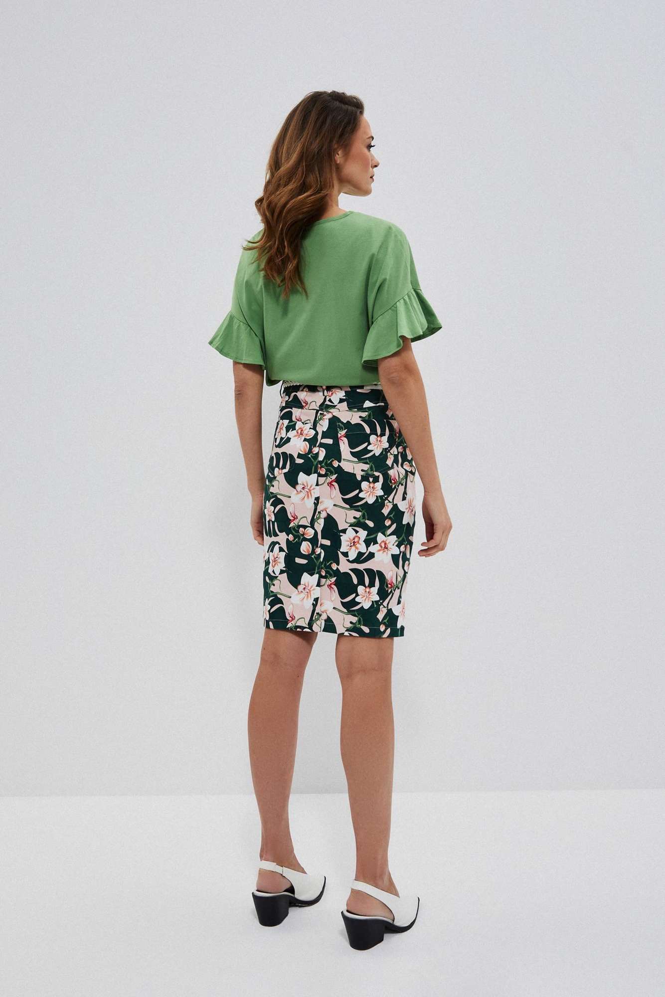 Skirt with a floral print