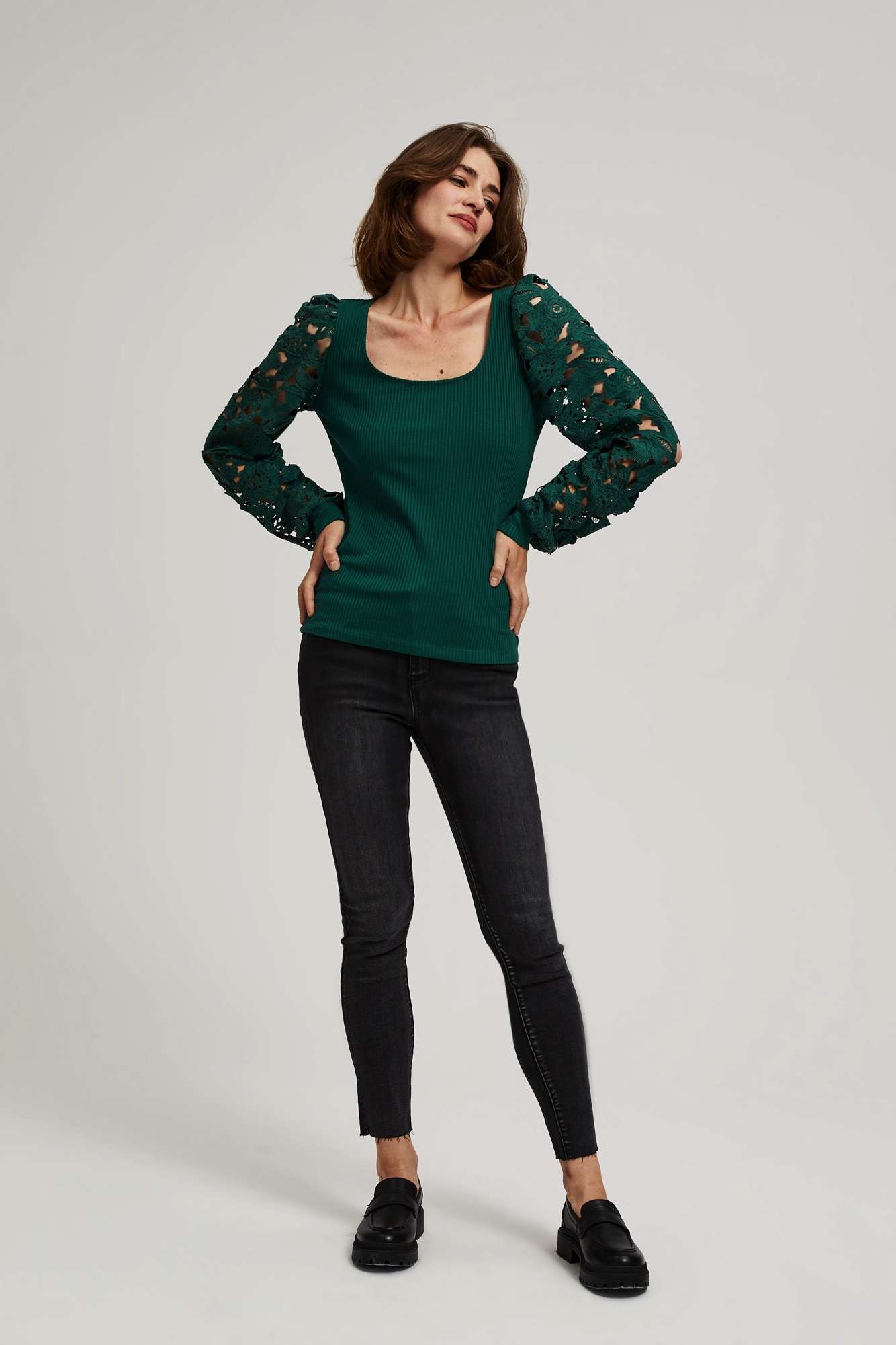 Blouse with lace sleeves