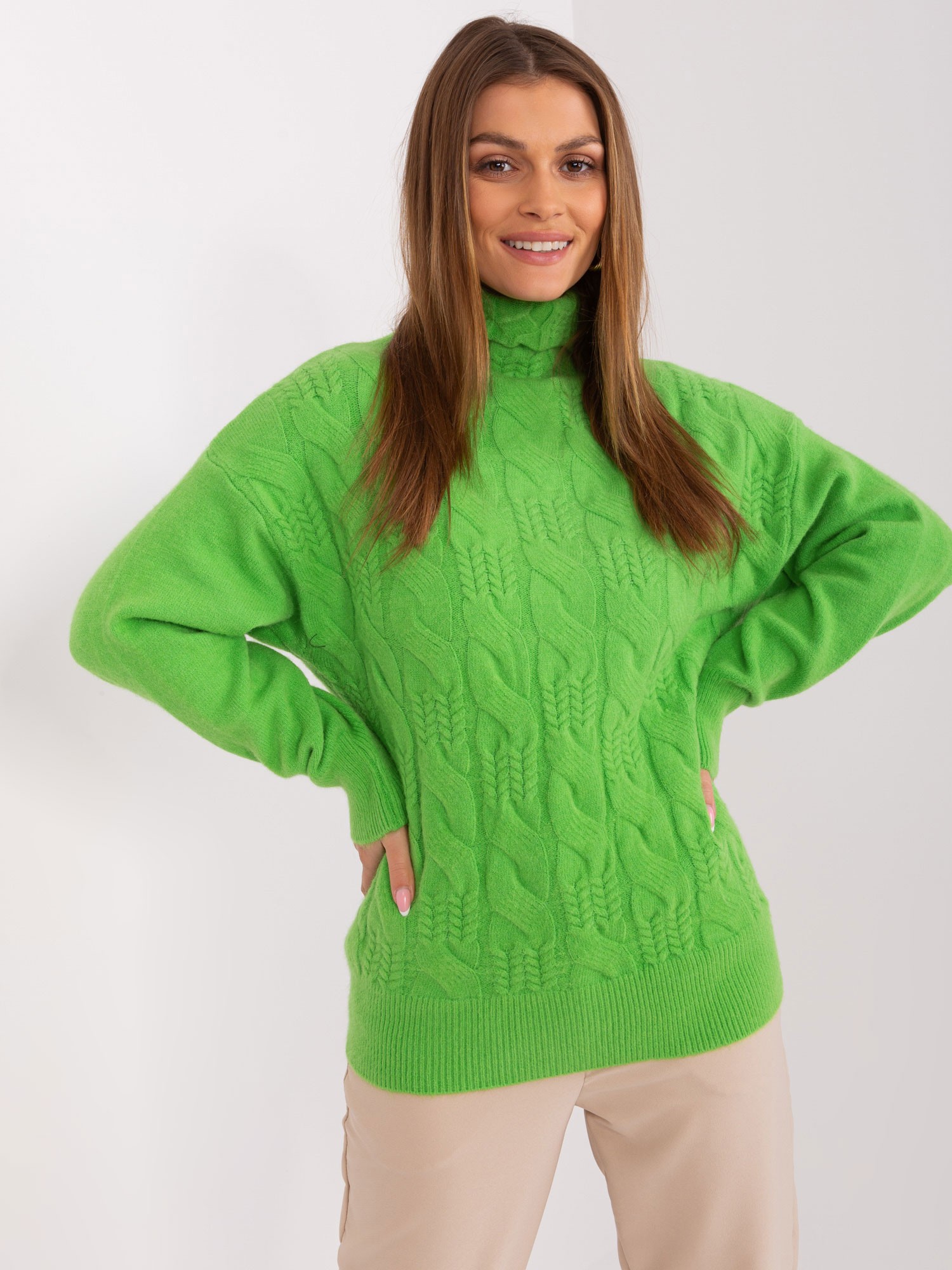 Light Green Knitted Sweater With Long Sleeves