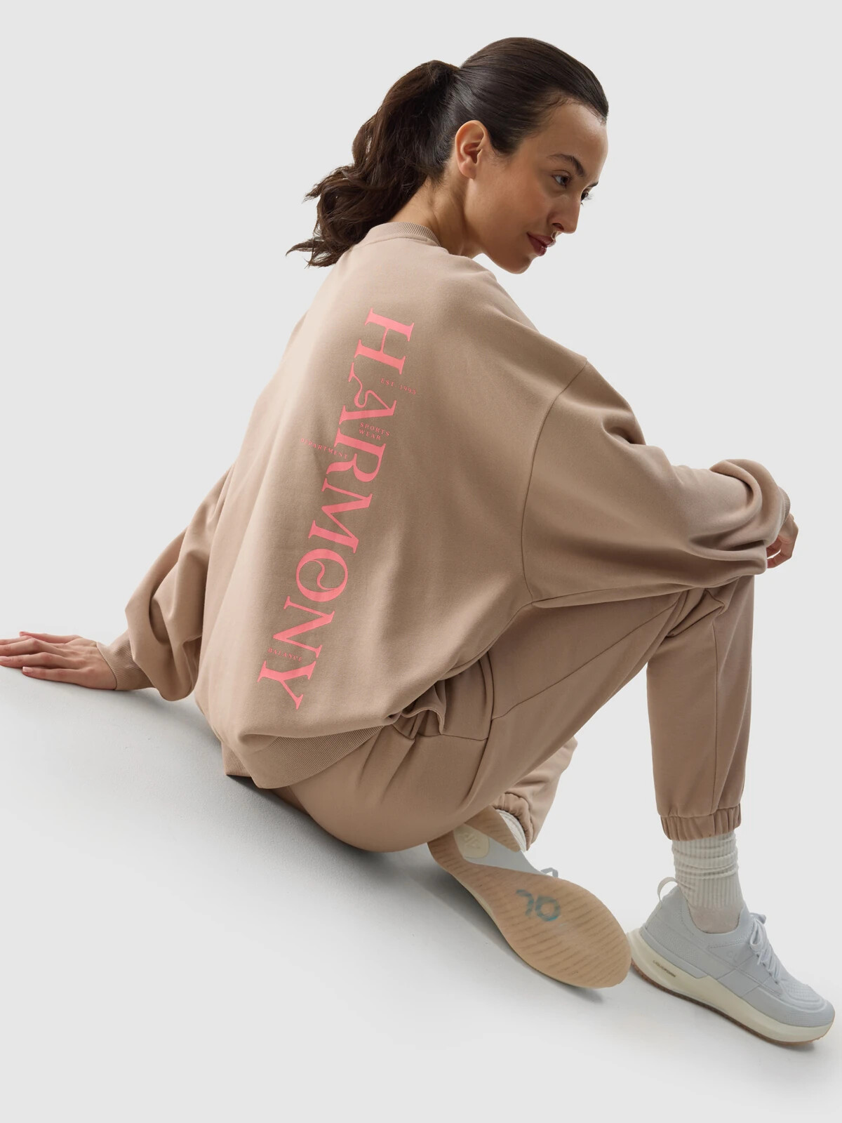 Women's oversize sweatshirt 4F - beige