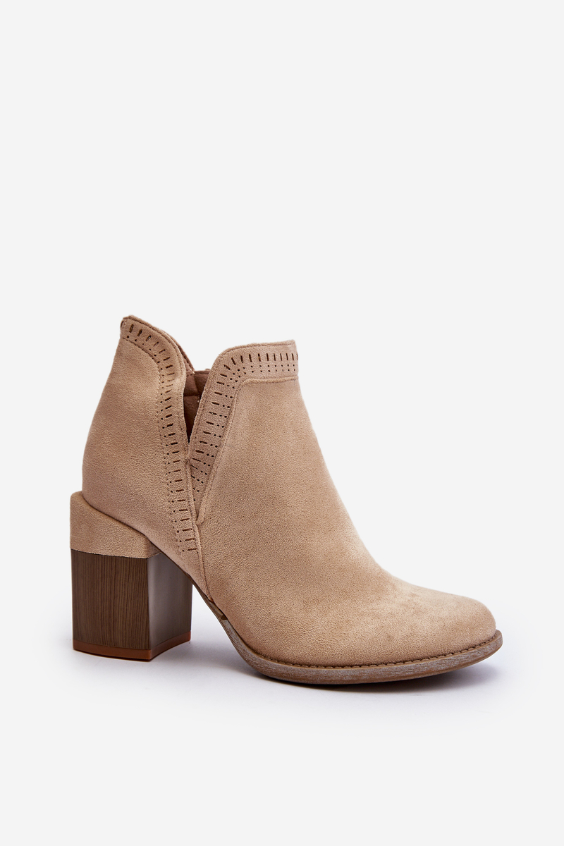 Light beige Jolnima ankle boots with a massive high heel with a cutout