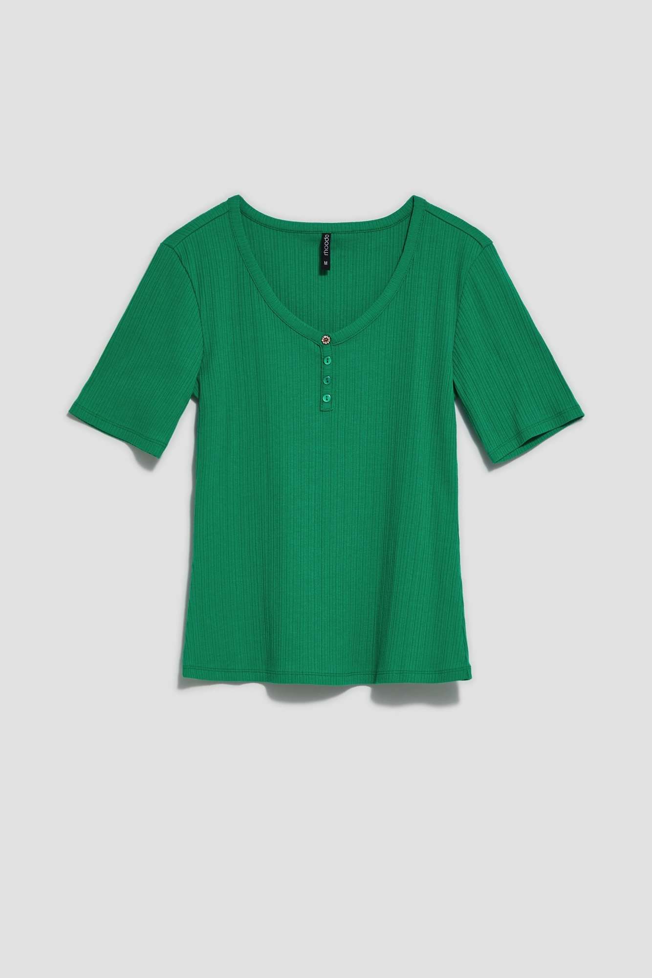 Blouse with a round neckline and buttons