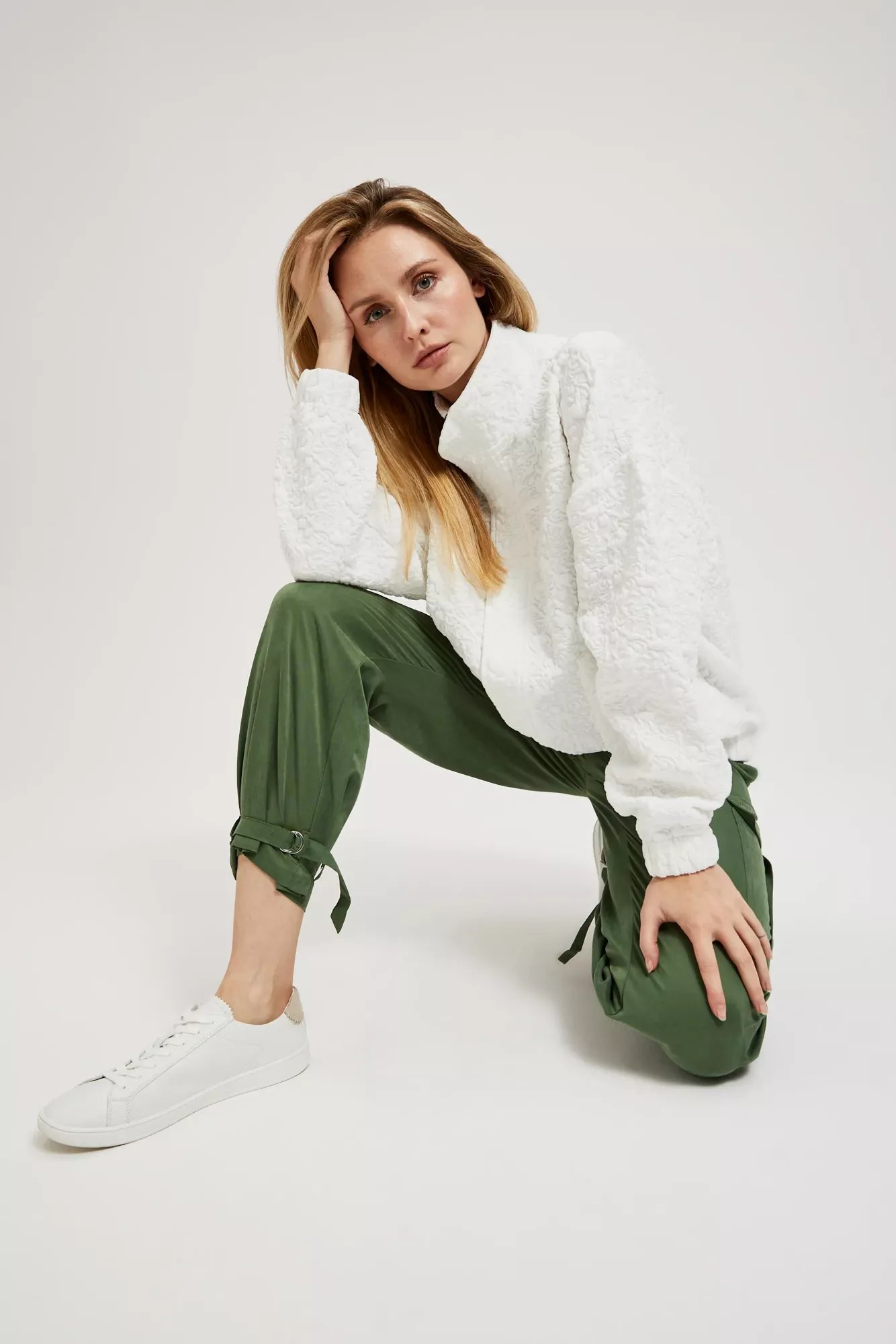 WOMEN&#039;S SWEATSHIRT