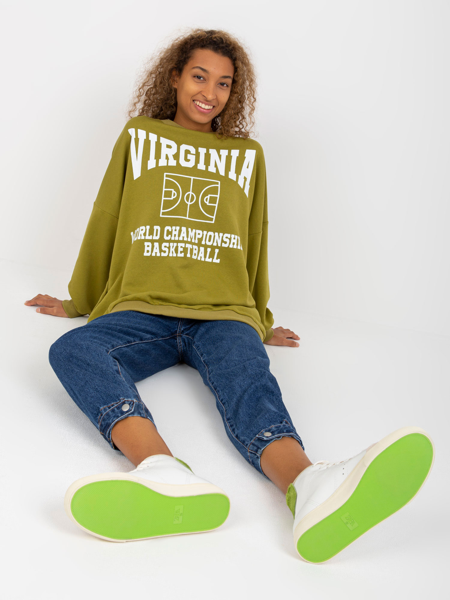 olive-loose-sweatshirt-with-a-print-and-long-sleeves