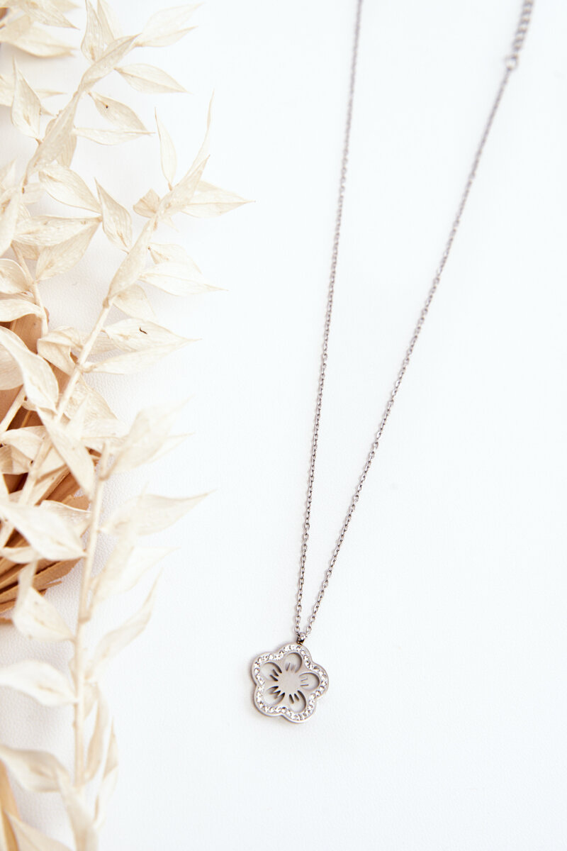 Women's silver chain with flower