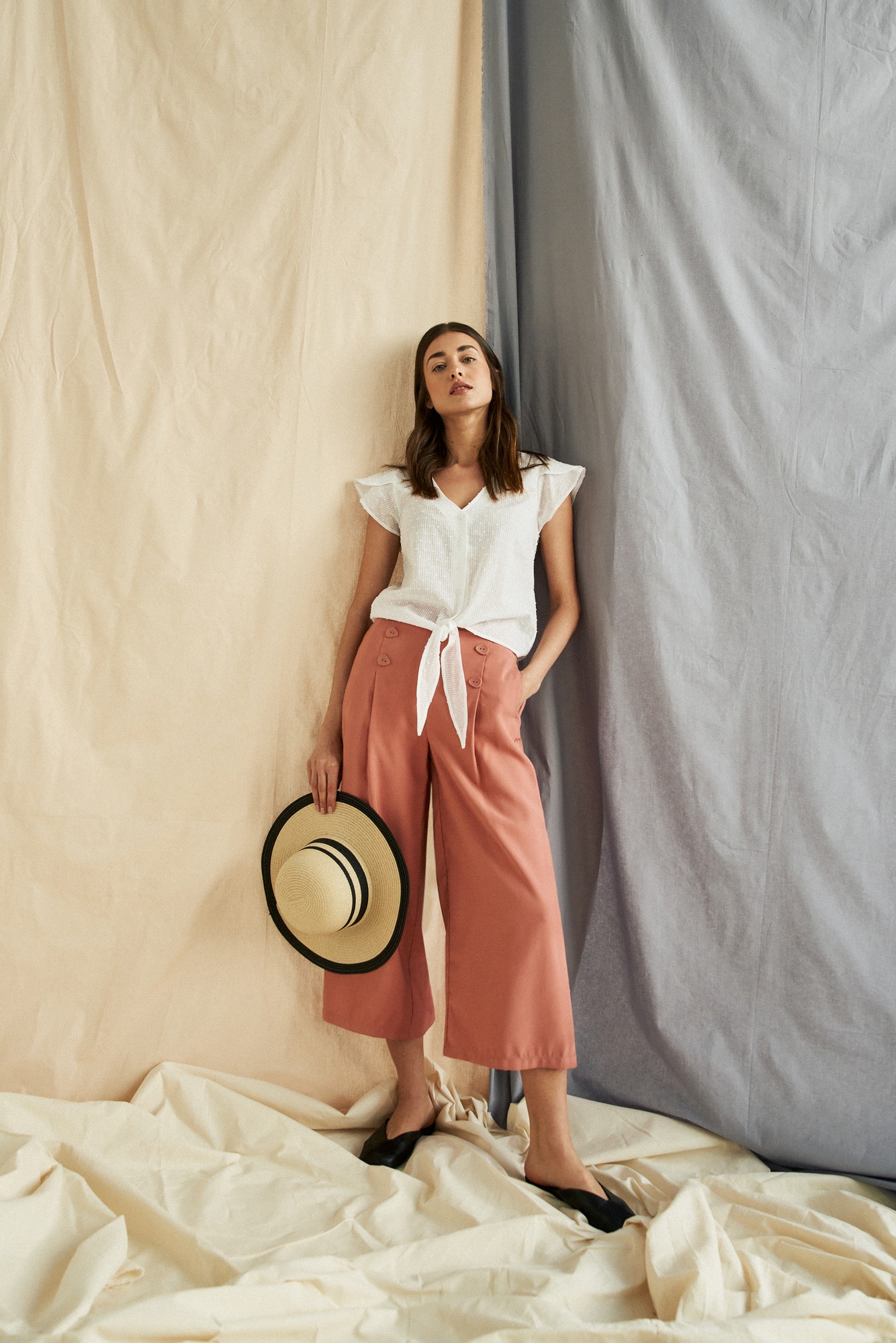 Trousers made of smooth viscose