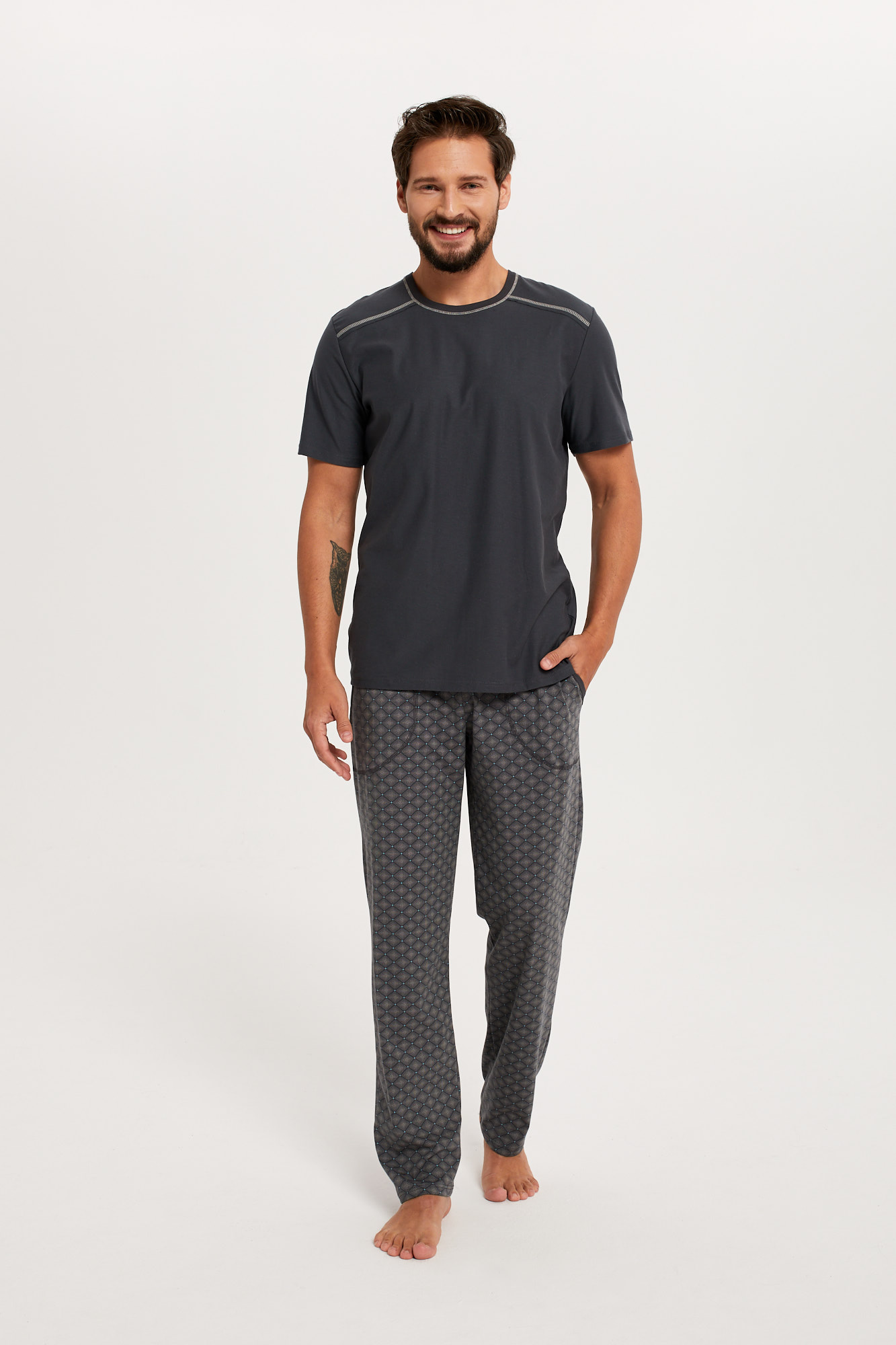 Levně Pánské pyžamo Abel, krátký rukáv, dlouhé nohavice - grafit/potisk