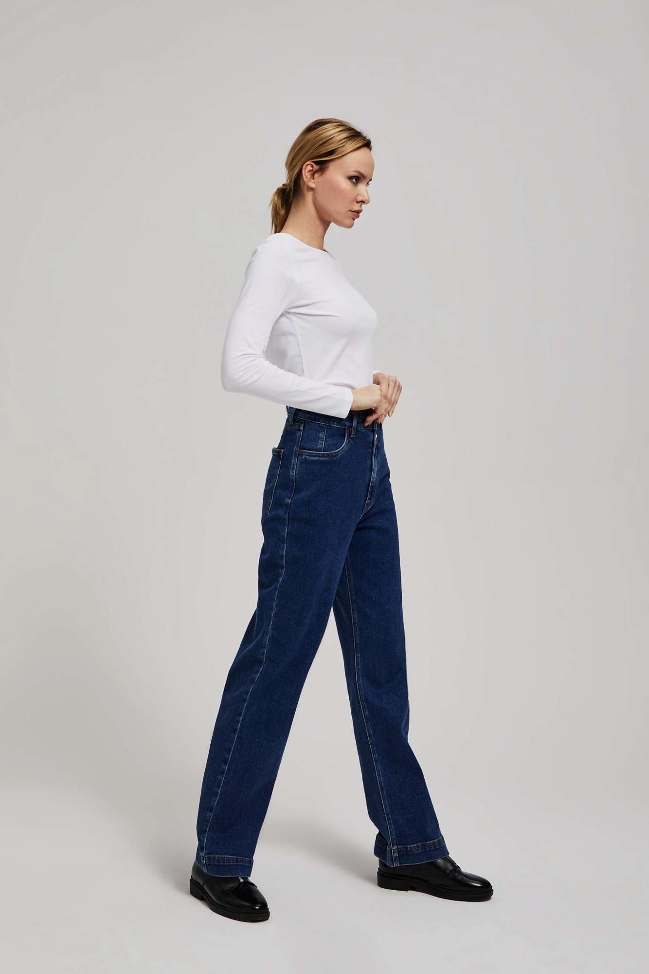 blugi cu picioare largi