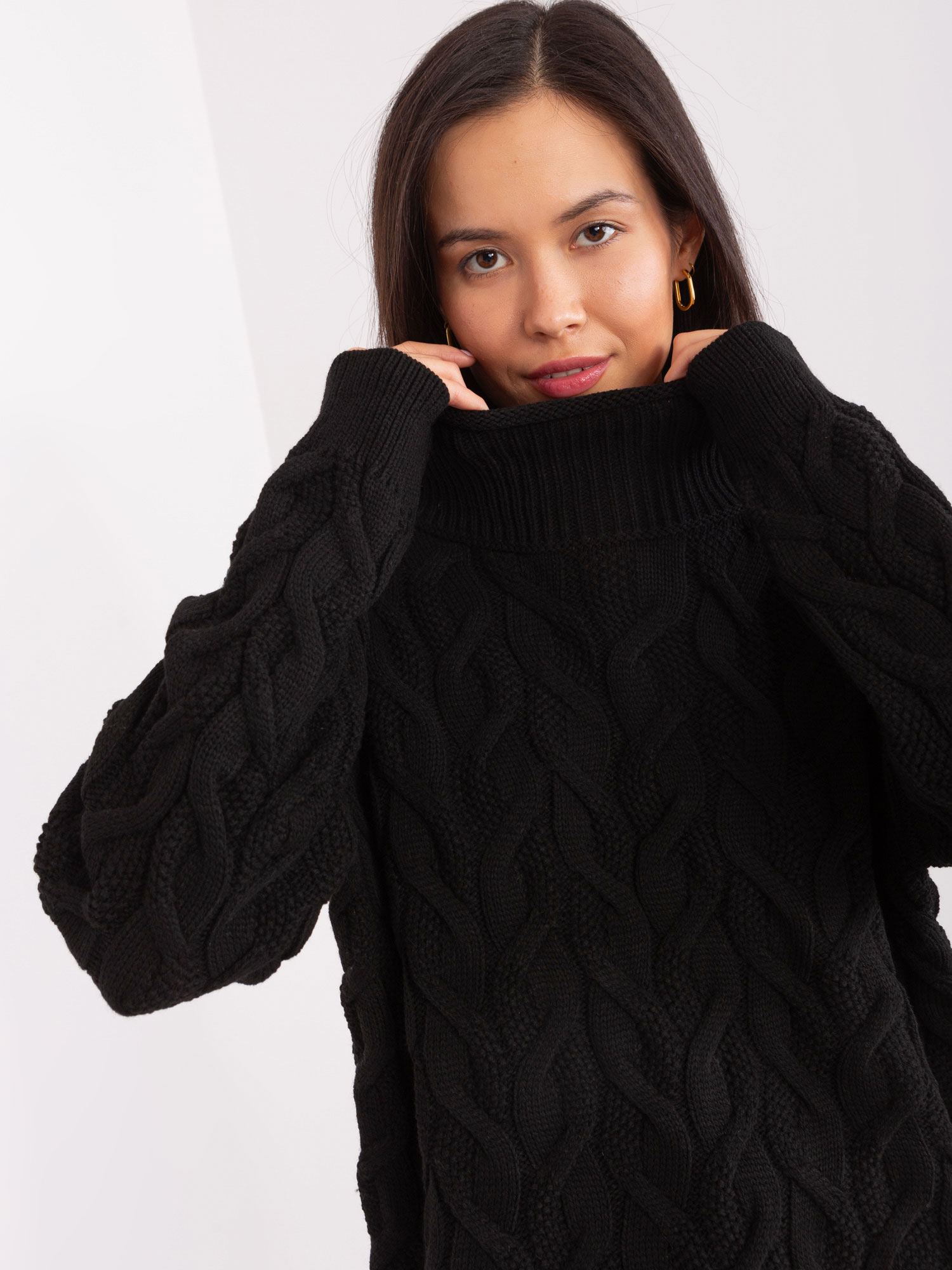 Levně Černý dámský pletený svetr s rolákem
