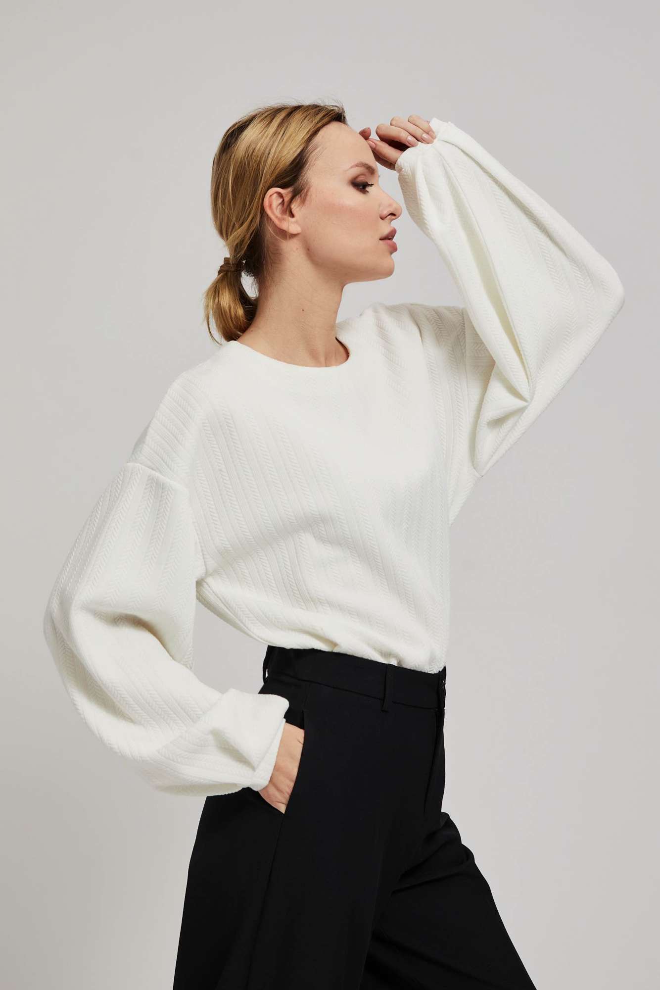 Sweatshirt with fluffy sleeves