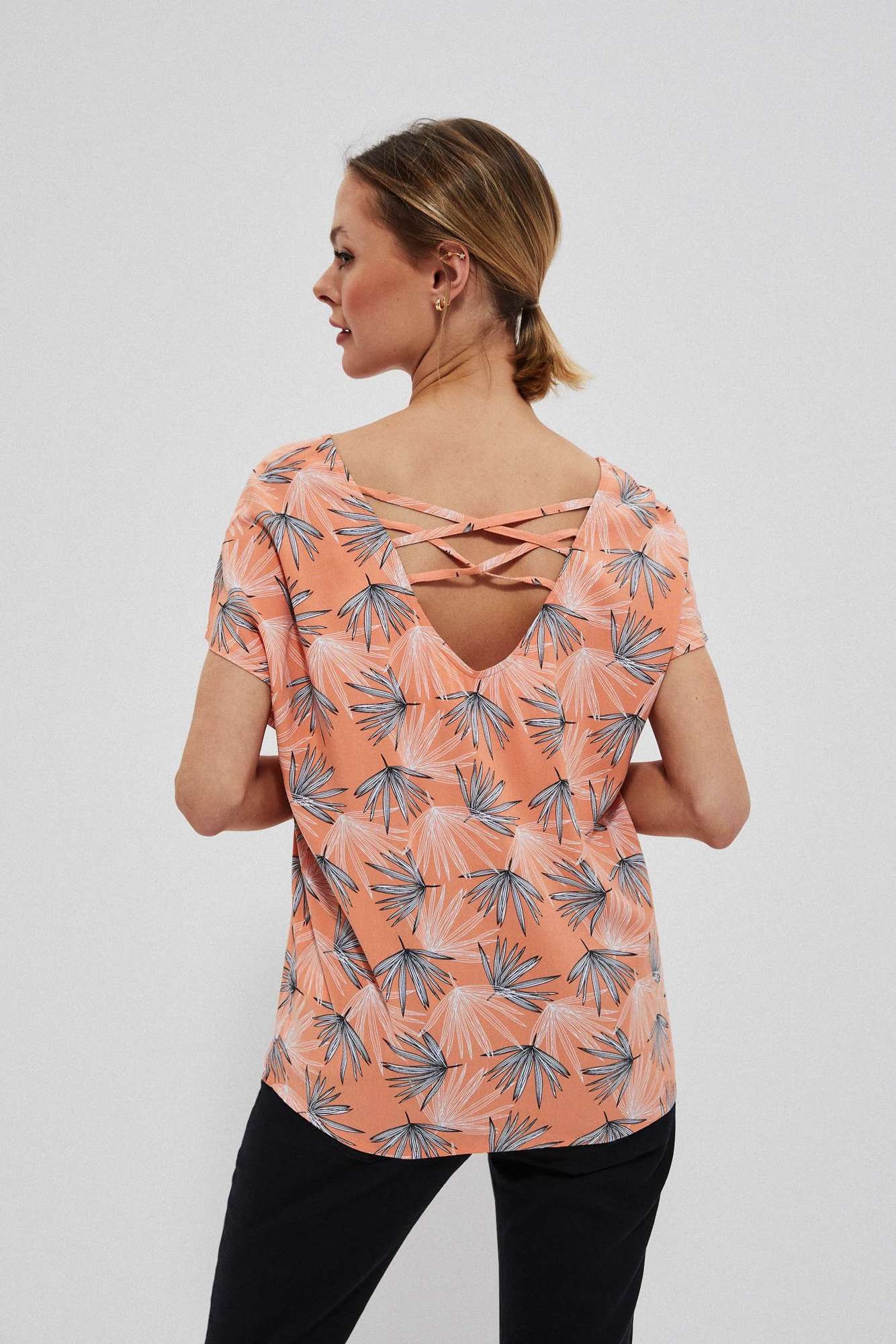 Viscose shirt with open back