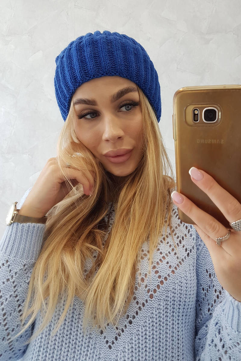 Cap with pulled up Magda K293 violet blue