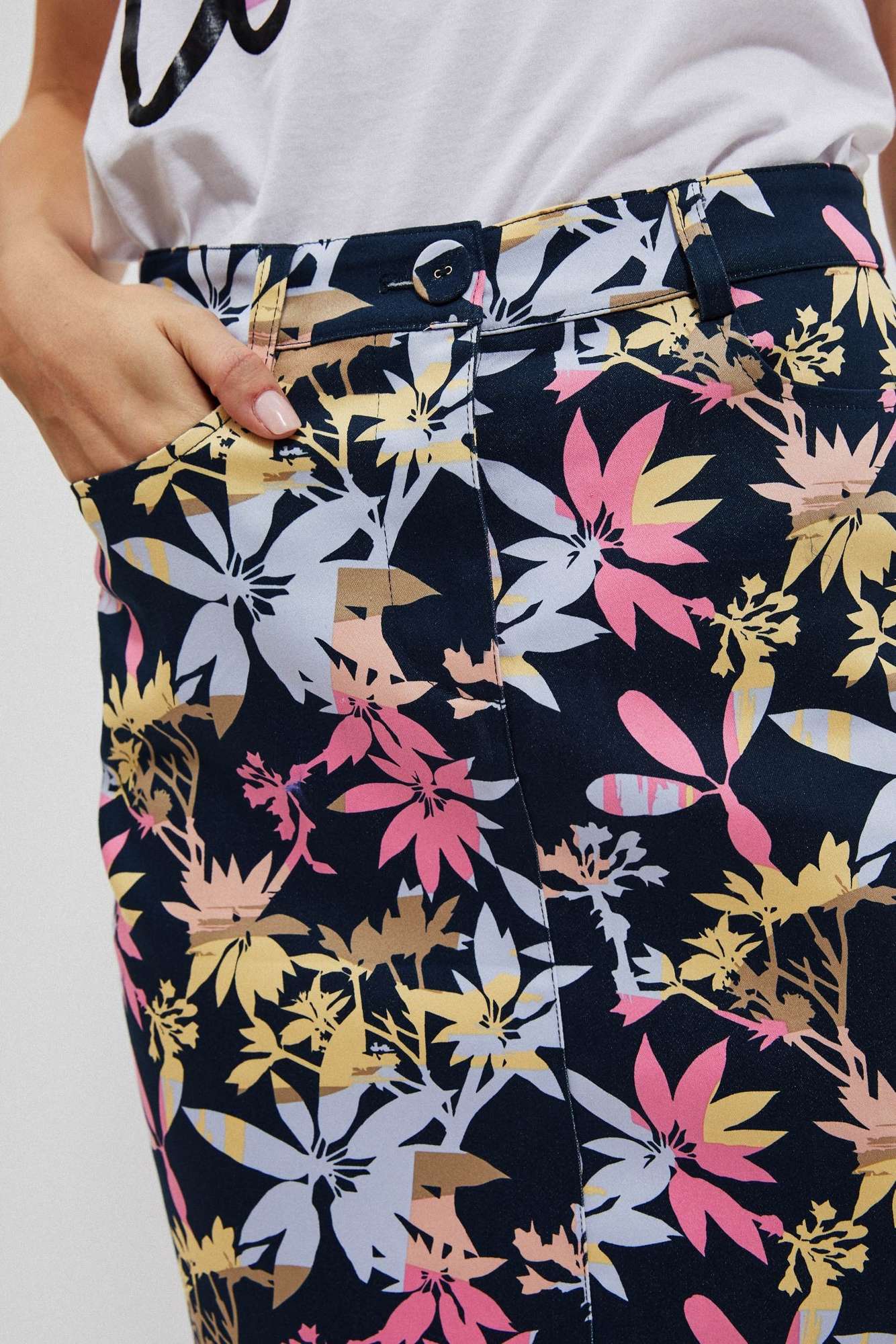 WOMEN&#039;S SKIRT L-SC-4006 D.OAK