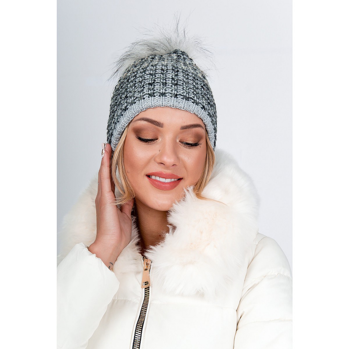 Lady's Winter Cap With Pompom - Gray,