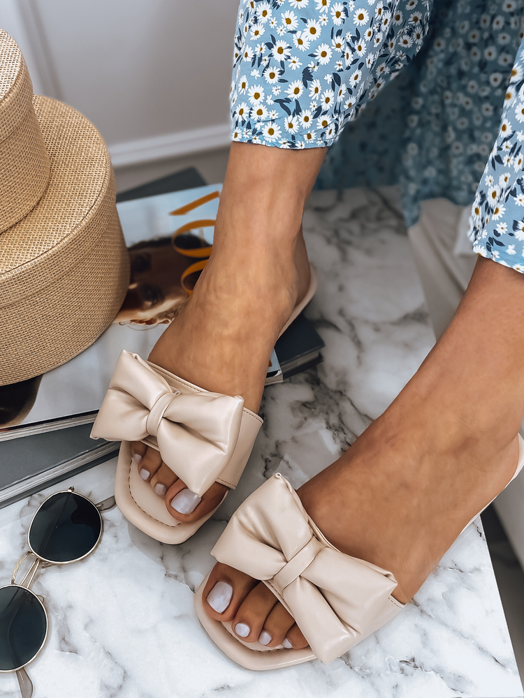 Klapki damskie BRANDY beżowe Dstreet