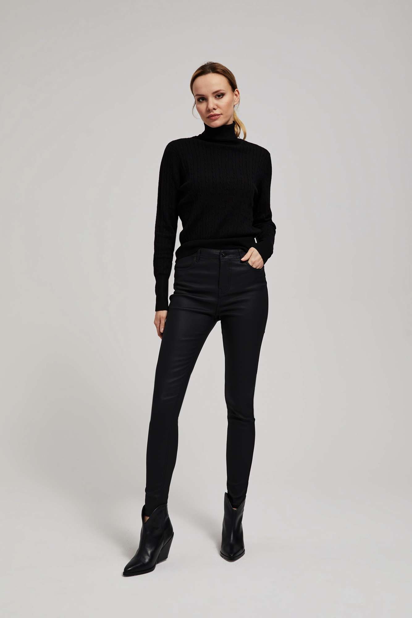 Thin turtleneck sweater