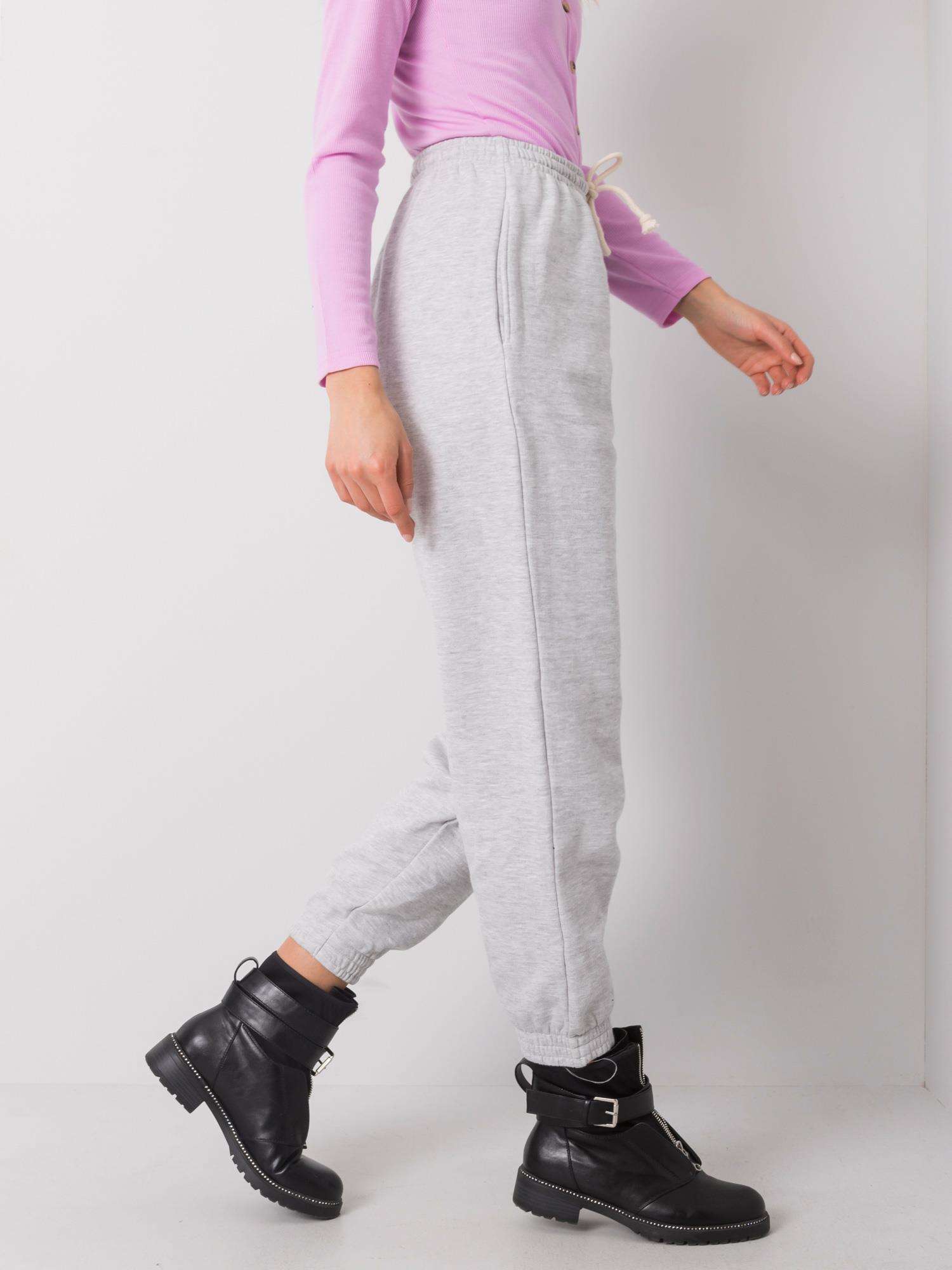 NU MĂ CUNOAȘTEȚI Pantaloni de trening gri