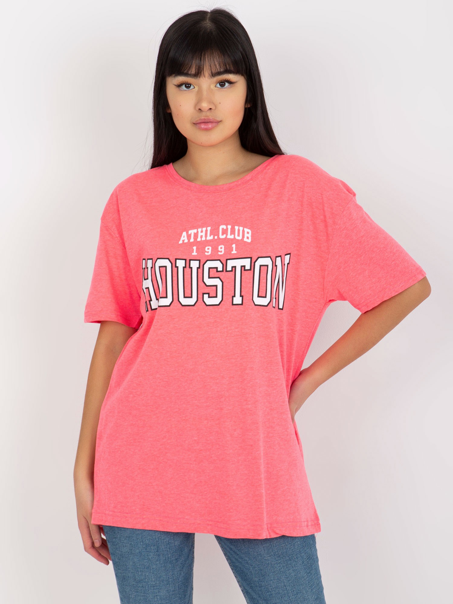 Levně Fluo růžové volné dámské tričko s nápisem