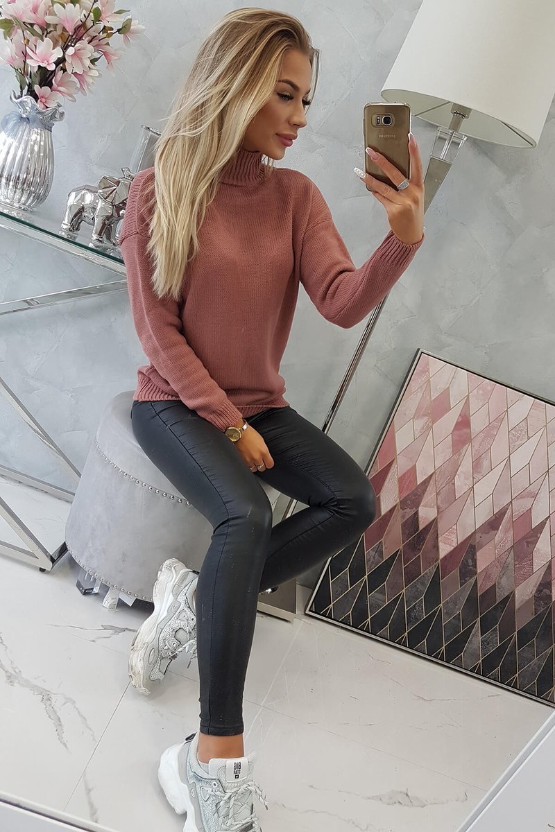 Sweater with high neckline dark pink