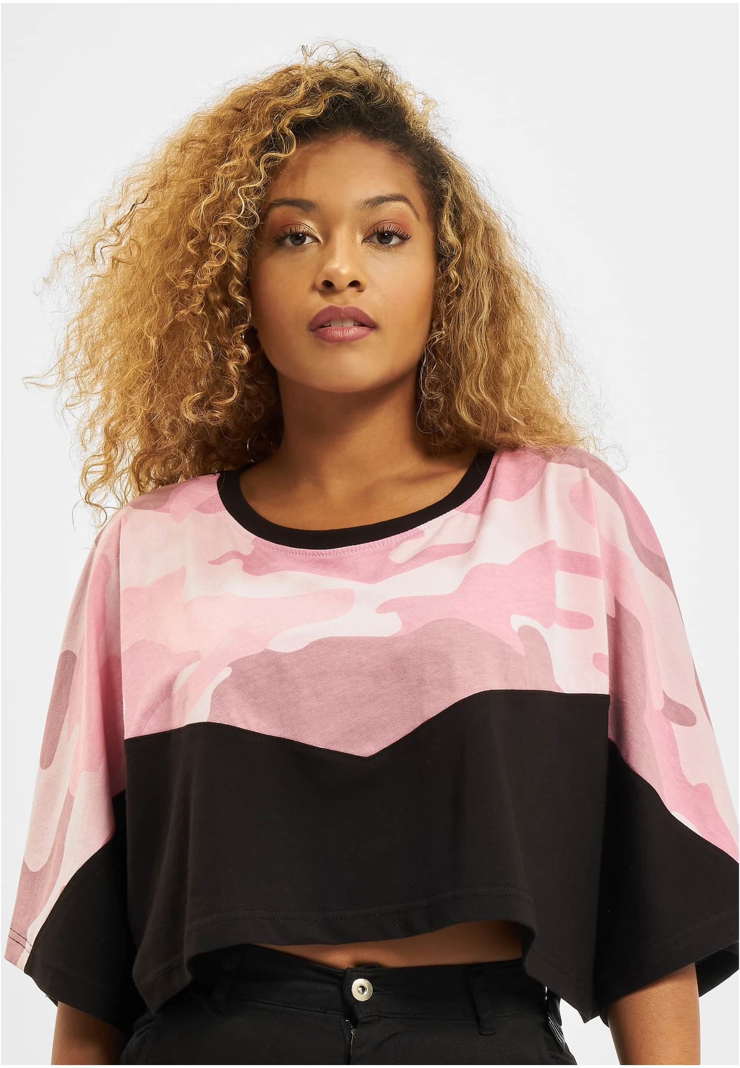 Levně Camtri T-Shirt černá/růžová camo