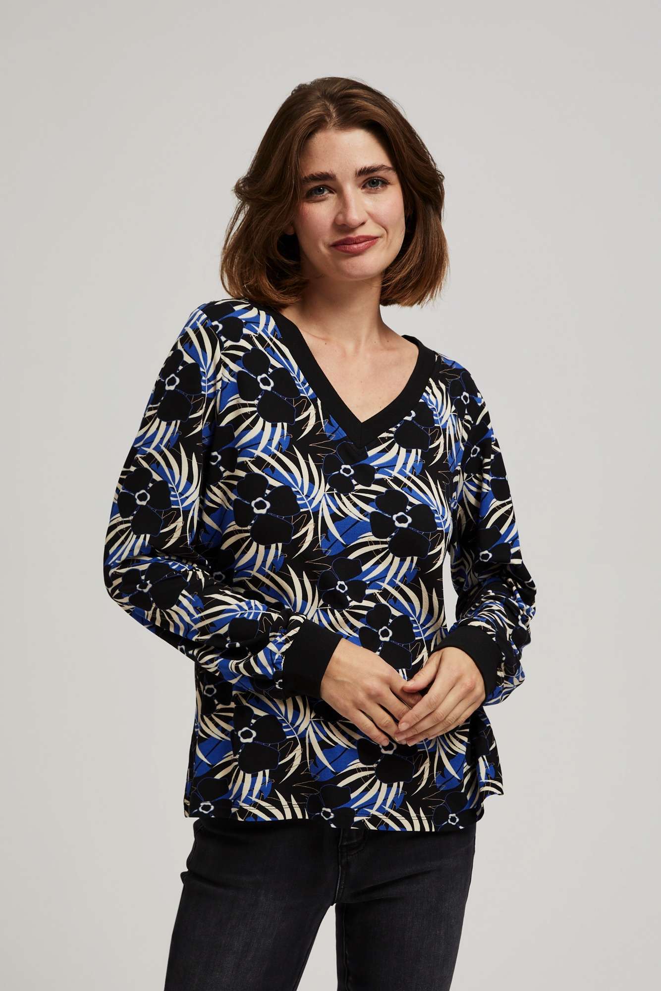 Patterned blouse with V-neck