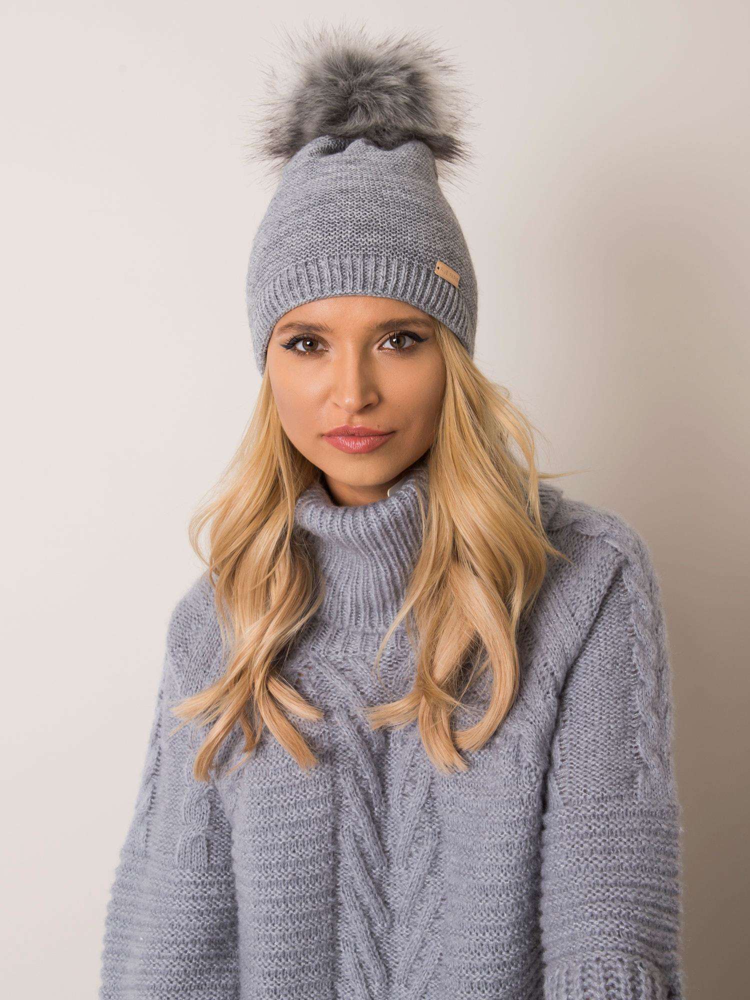 RUE PARIS Grey Beanie With Pompom