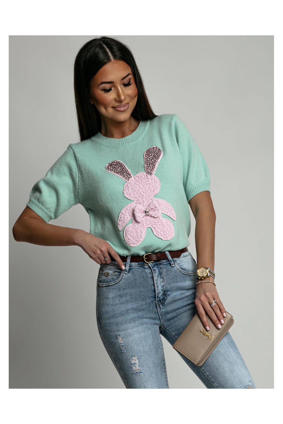 Women's sweater with pistachio rabbit