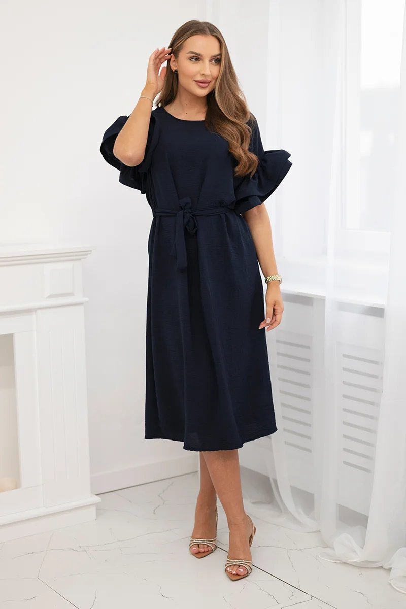 Dress with a tie at the waist with decorative navy sleeves