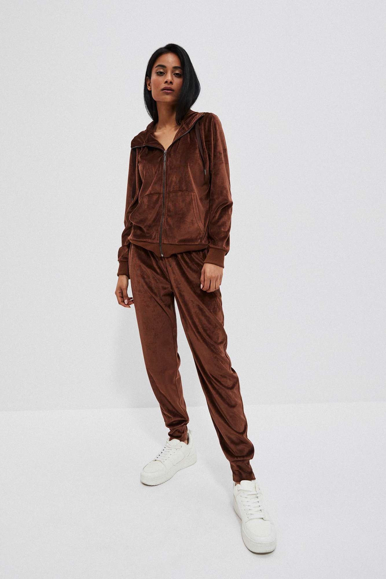 Pantaloni trening de dama, Moodo