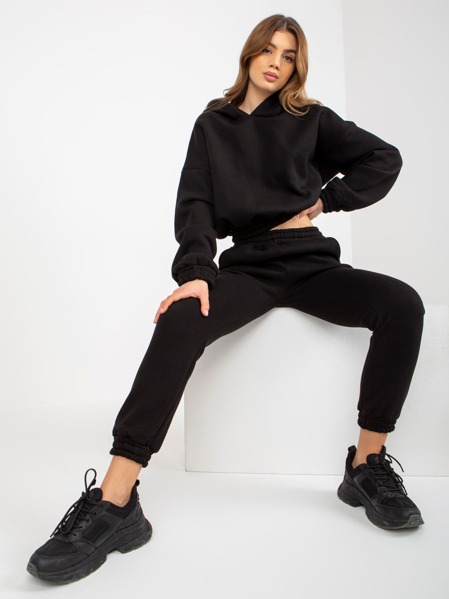 Black Women's Tracksuit With Sweatshirt