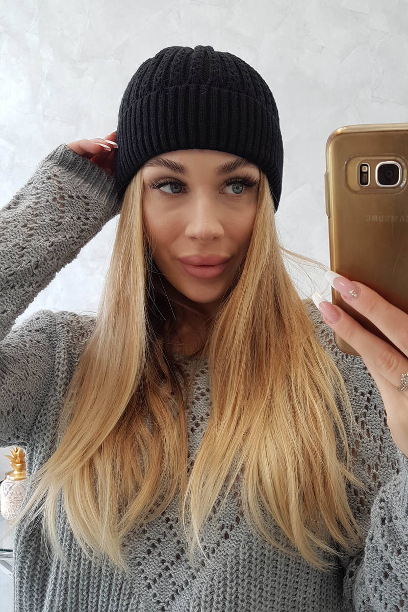 Thin beanie Weronika K249 black