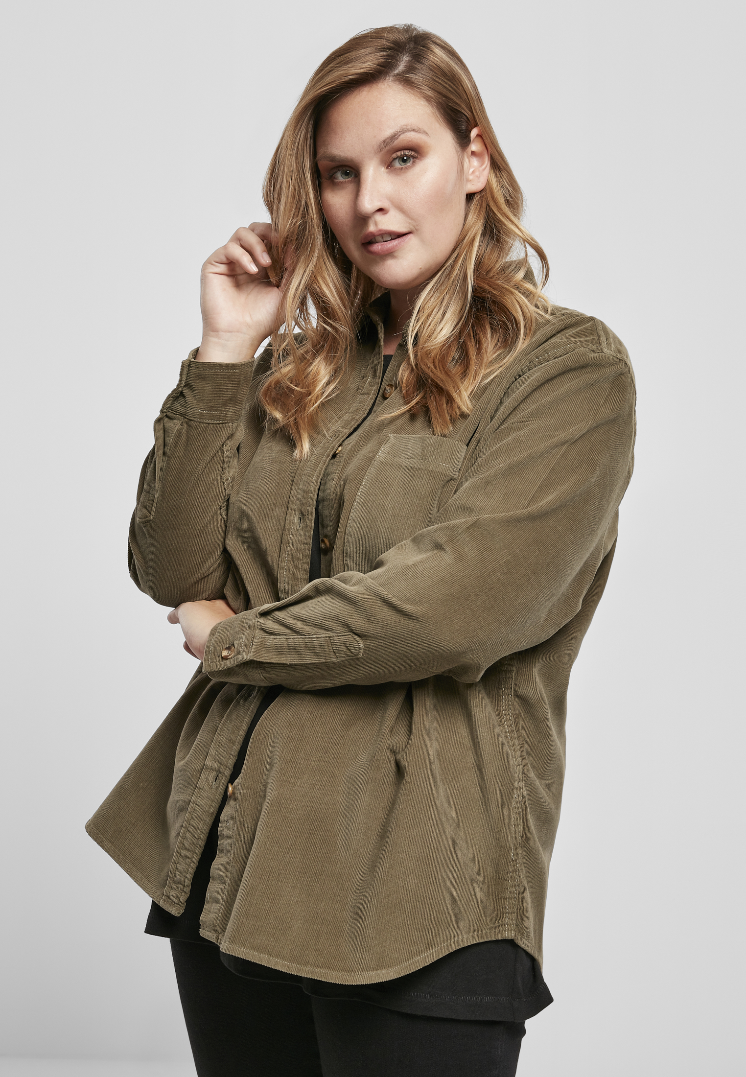 Women&#039;s corduroy oversized shirt olive