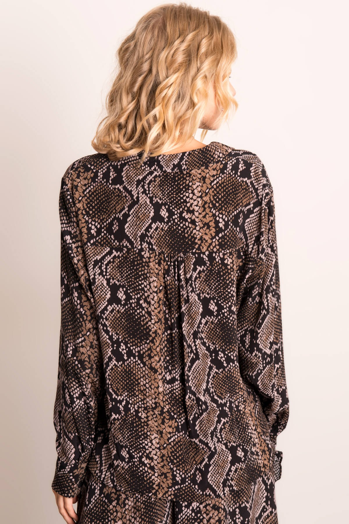 Shirt with snakeskin print BSL black and brown