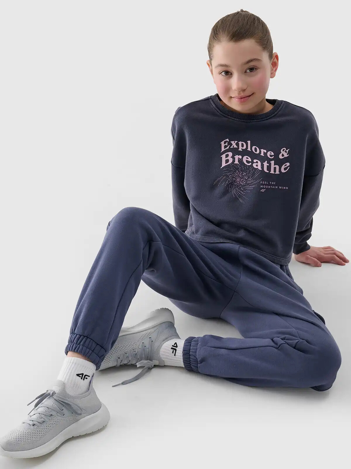 Girl&#039;s cropped sweatshirt 4F