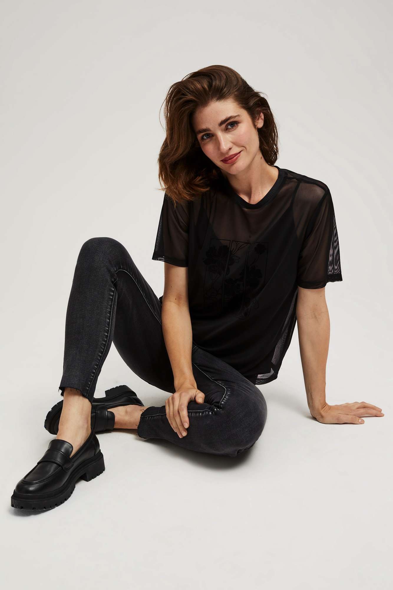 Blouse with short sleeves